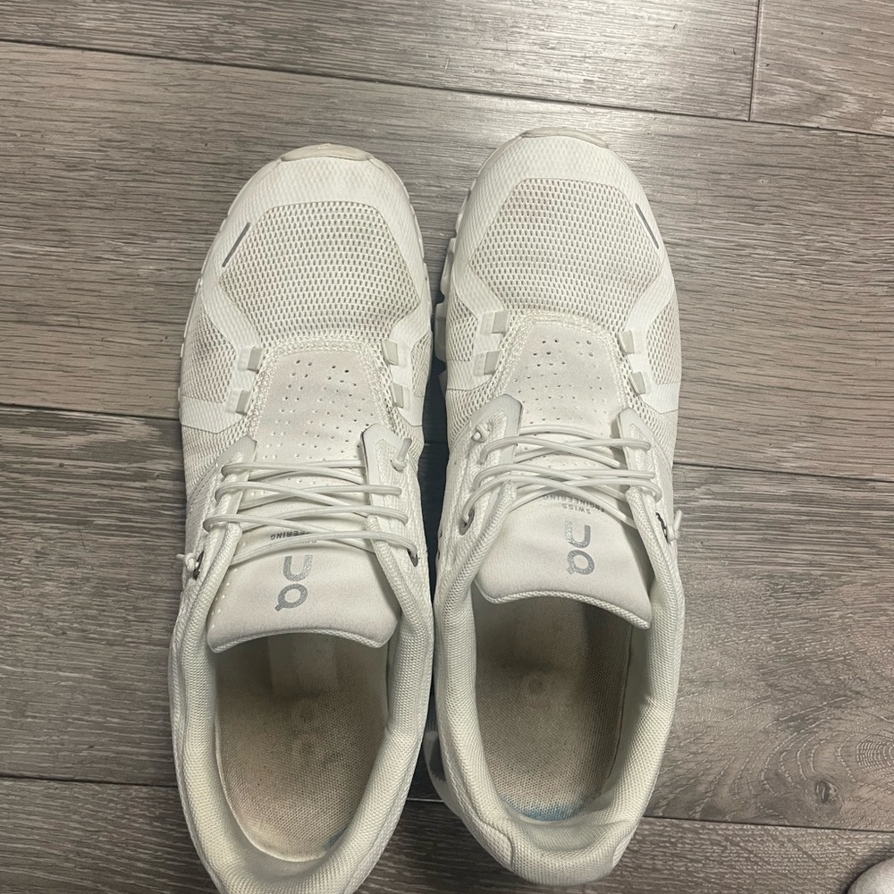 COPY - Ongoing shoes white very comfy